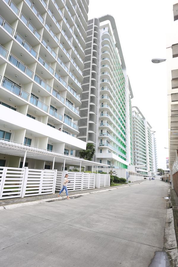 Maui Condotel Azure Residence Manila Exterior photo